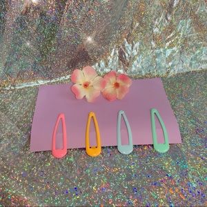 SET OF 4 ASSORTED PASTEL HAIR CLIPS🦋